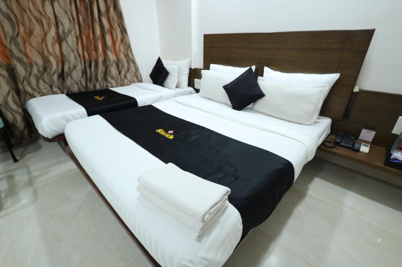 Saish Hotel Shirdi Exterior foto