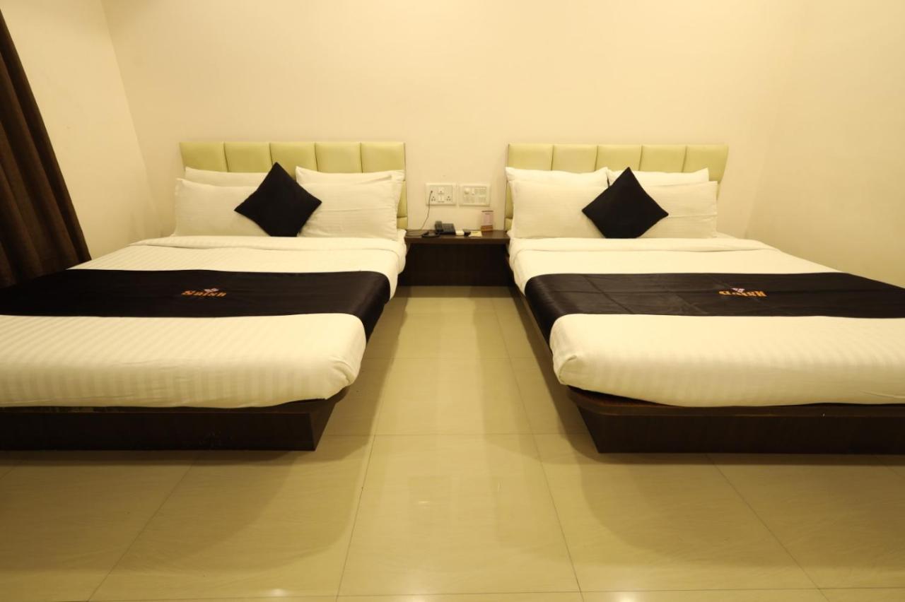 Saish Hotel Shirdi Exterior foto