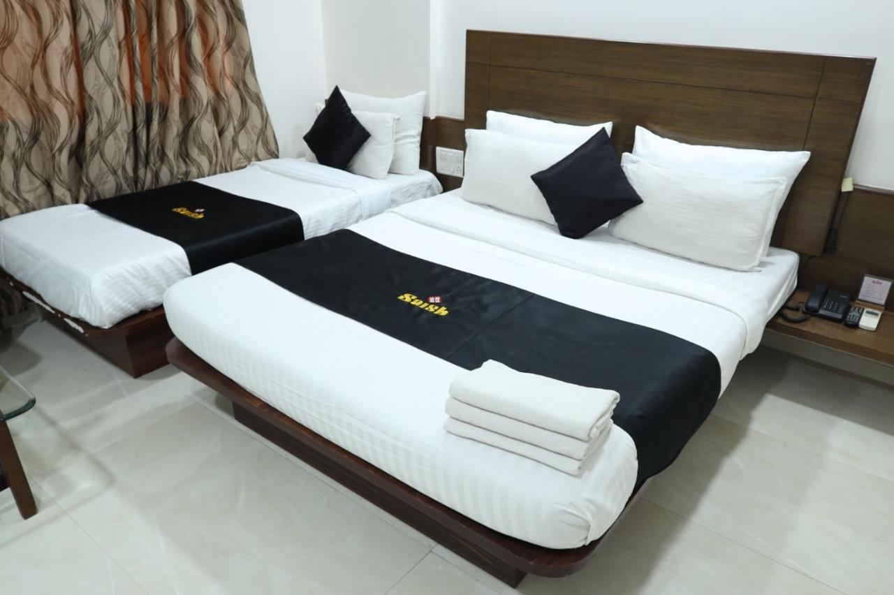 Saish Hotel Shirdi Exterior foto