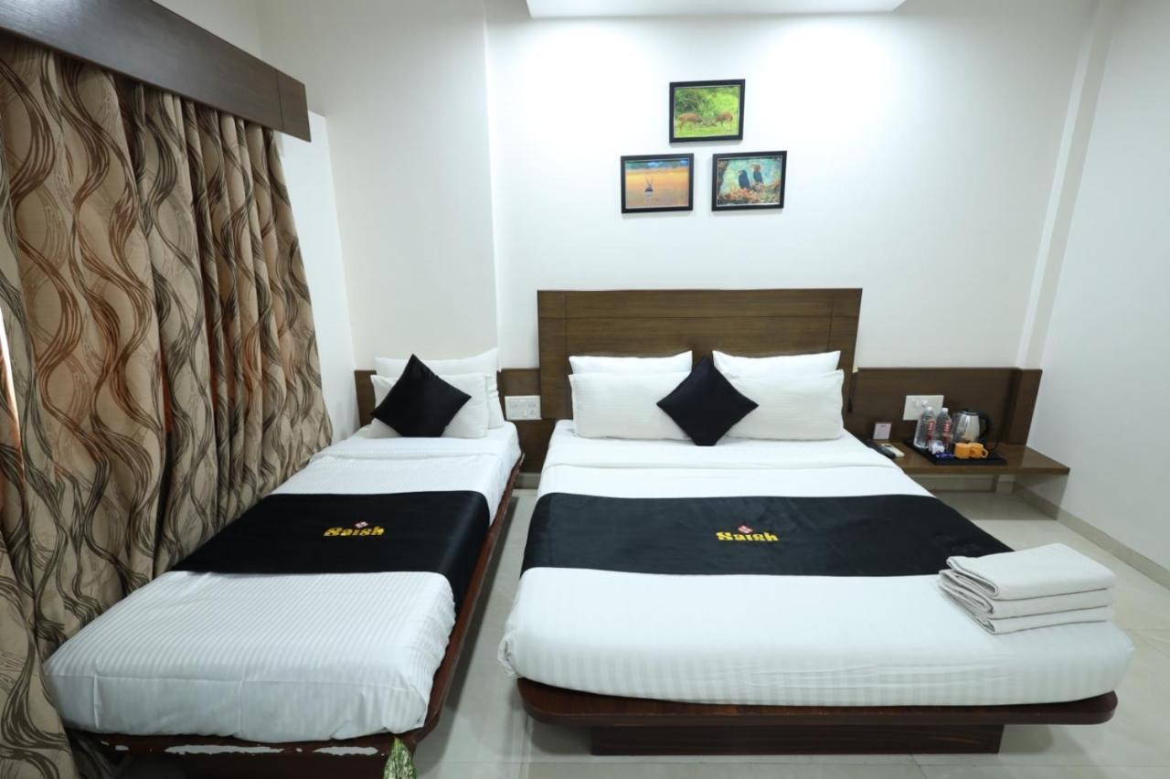 Saish Hotel Shirdi Exterior foto