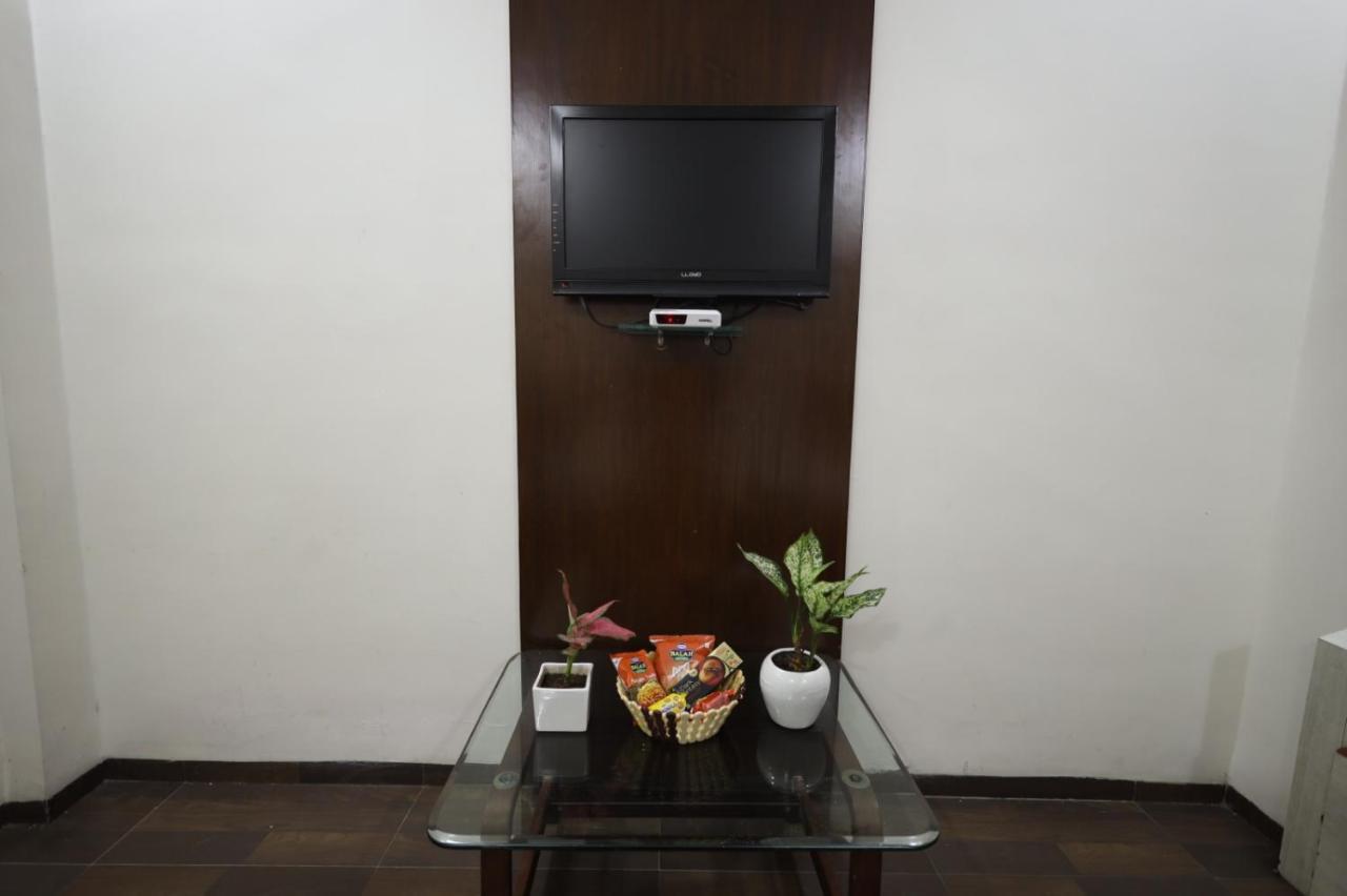 Saish Hotel Shirdi Exterior foto