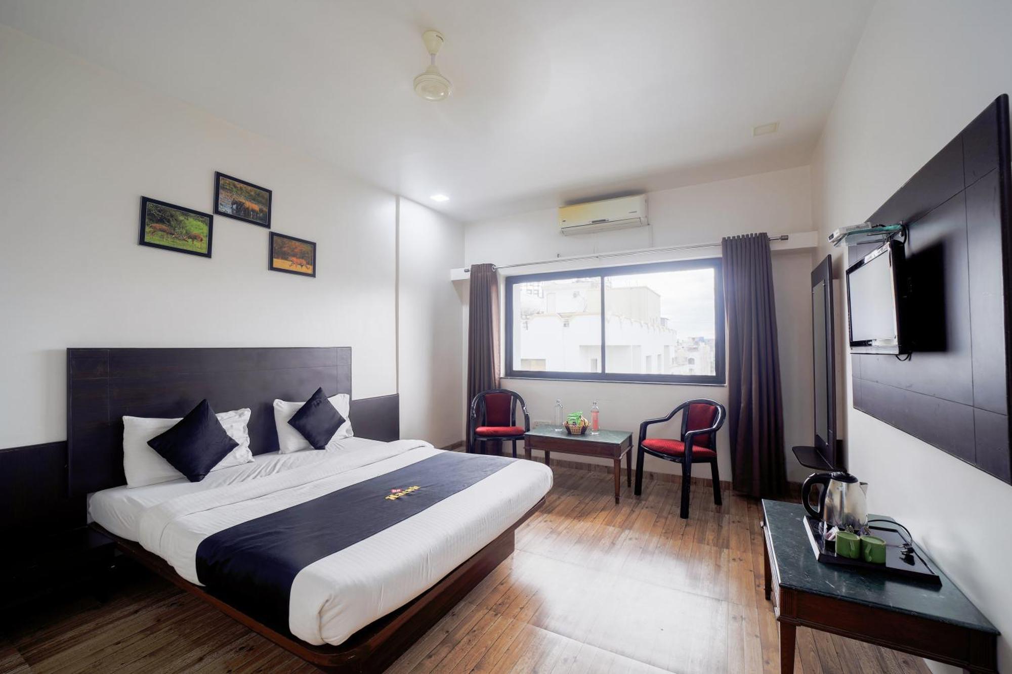 Saish Hotel Shirdi Exterior foto