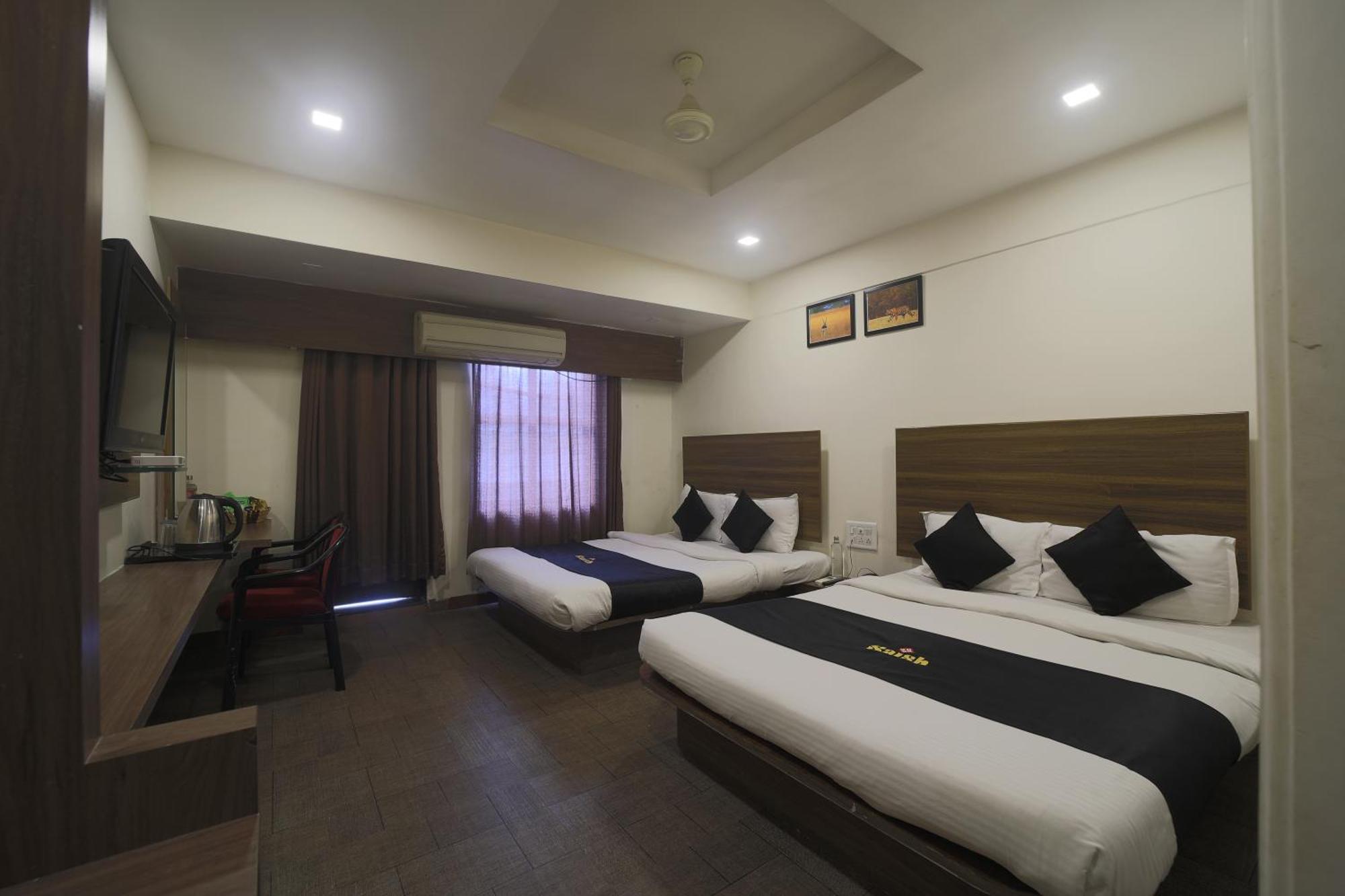 Saish Hotel Shirdi Exterior foto