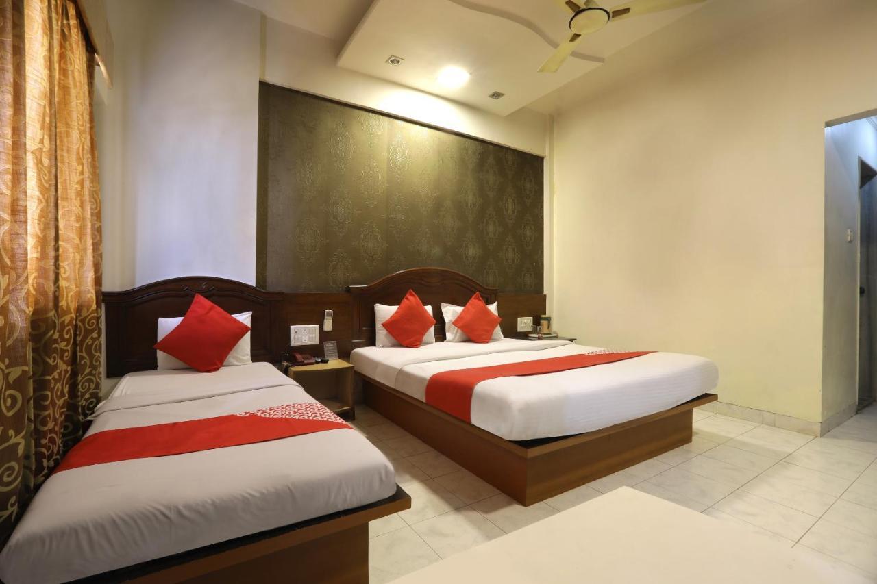 Saish Hotel Shirdi Exterior foto