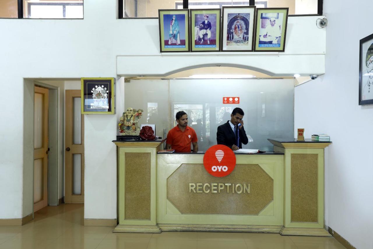 Saish Hotel Shirdi Exterior foto